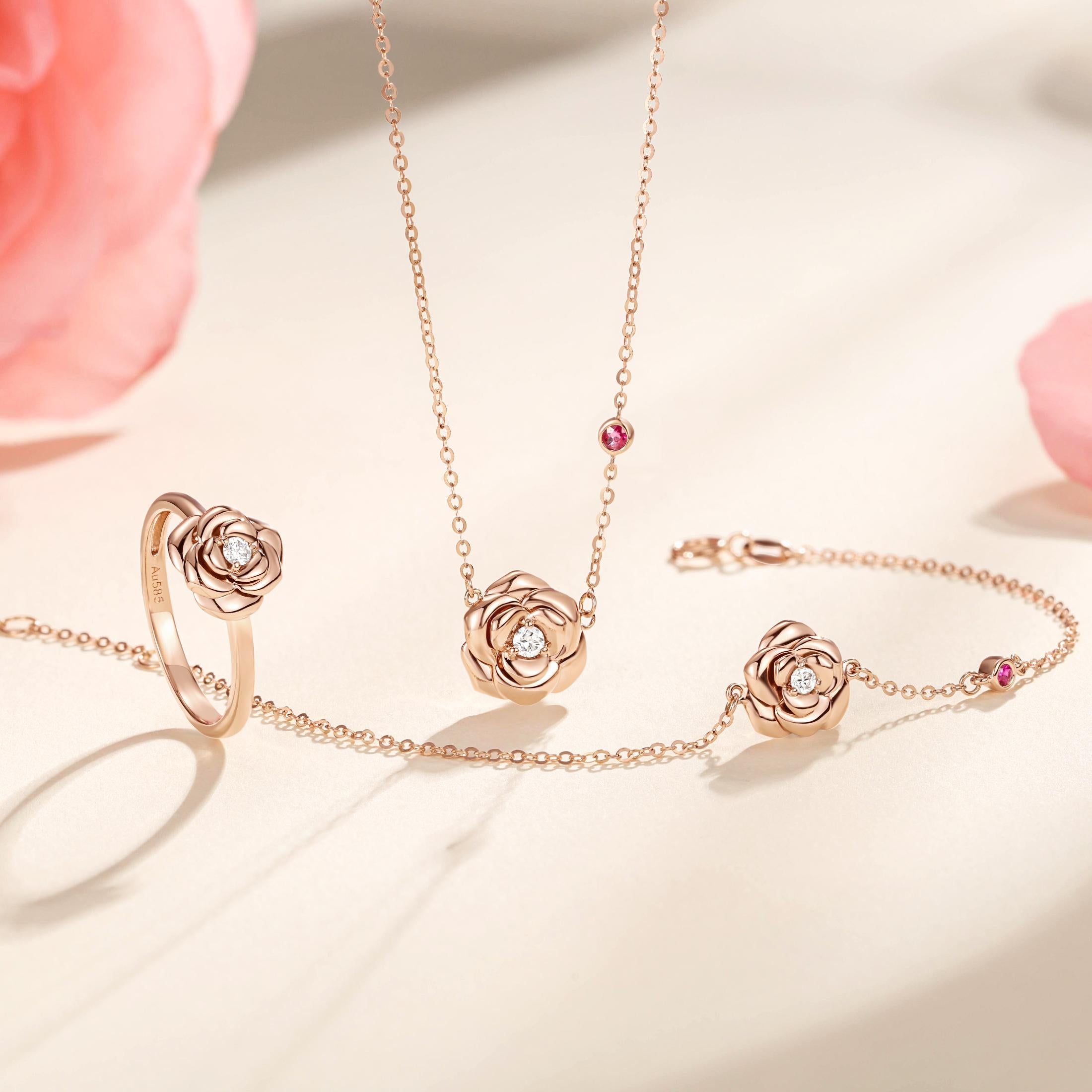My Rose Pendant Necklace